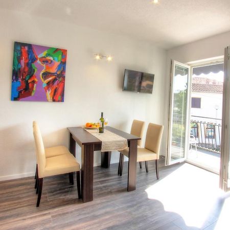 Apartments Nebuloza Ровин Екстериор снимка