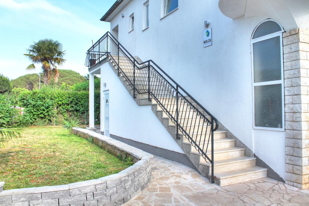 Apartments Nebuloza Ровин Екстериор снимка