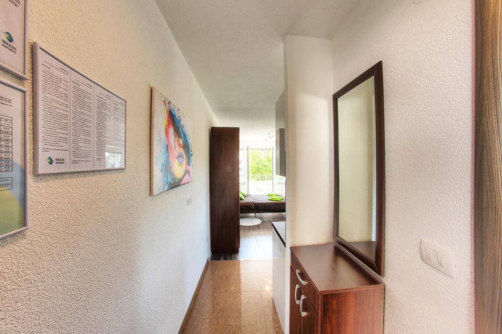 Apartments Nebuloza Ровин Екстериор снимка