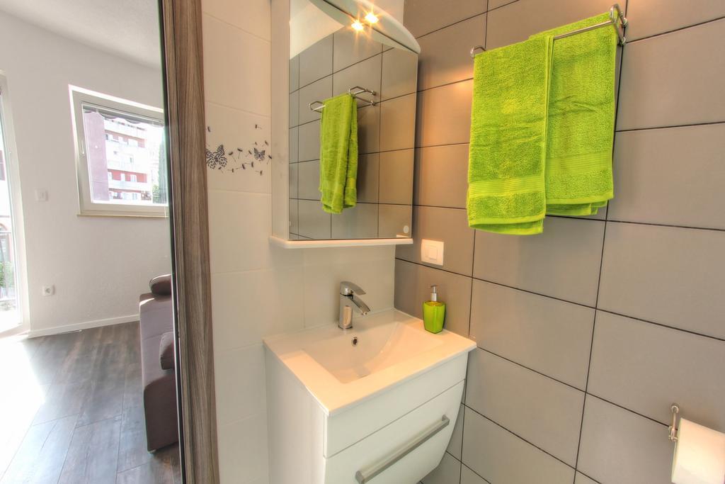 Apartments Nebuloza Ровин Екстериор снимка