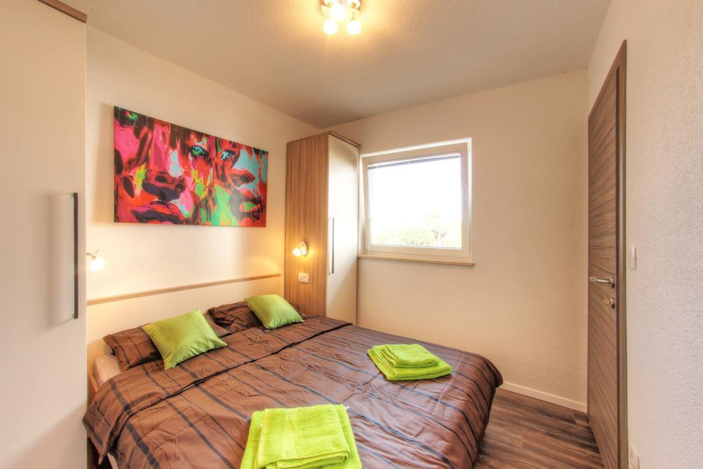 Apartments Nebuloza Ровин Екстериор снимка