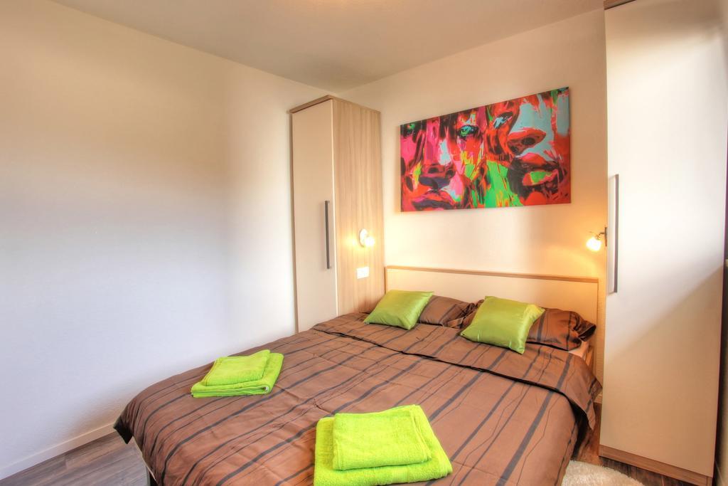 Apartments Nebuloza Ровин Екстериор снимка