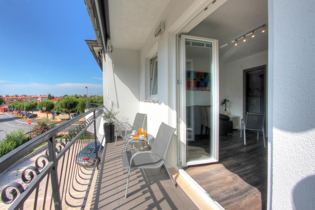 Apartments Nebuloza Ровин Екстериор снимка