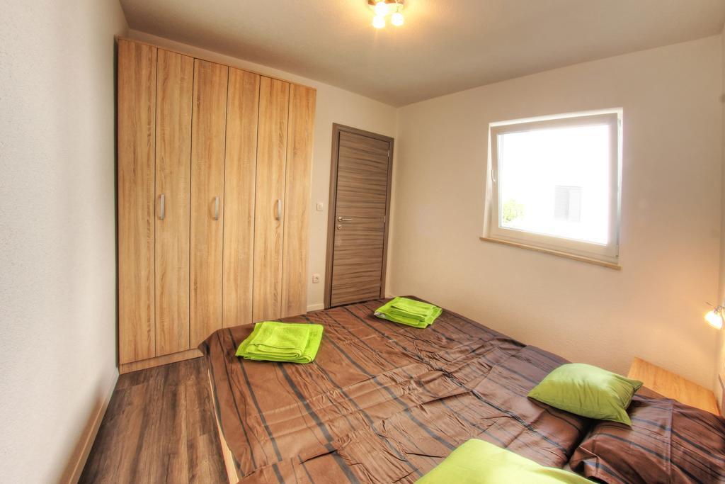 Apartments Nebuloza Ровин Екстериор снимка