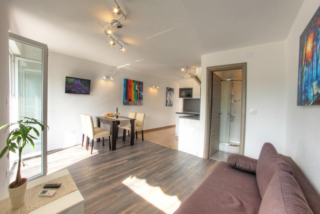 Apartments Nebuloza Ровин Екстериор снимка